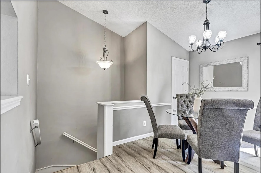 Building Photo - 1429 Thrush Pl