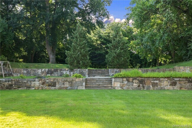 Building Photo - 261 Fox Meadow Rd