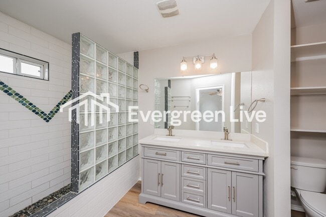 Building Photo - 1501 Meadow Creek Dr