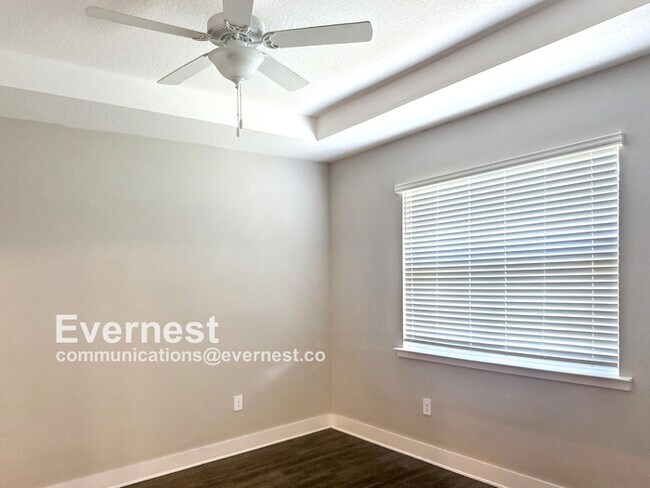 Building Photo - 4336 Las Almanos Ave
