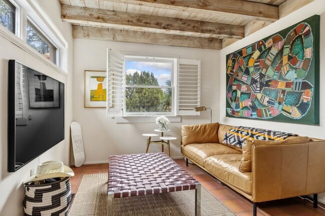 Building Photo - 303 Calle Loma Norte