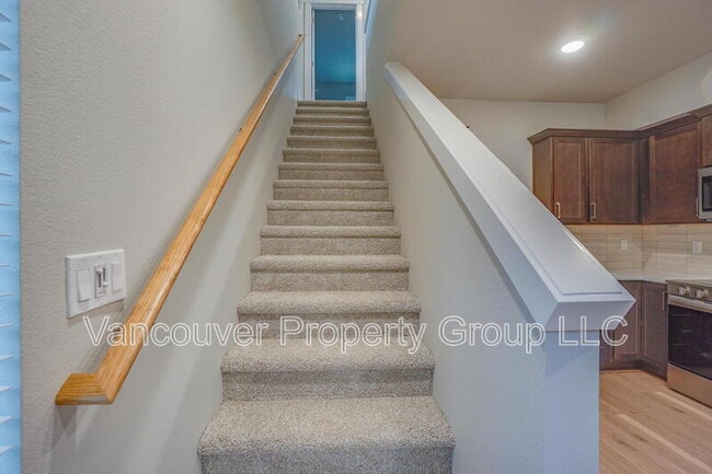 Building Photo - 2215 E Badger Wy