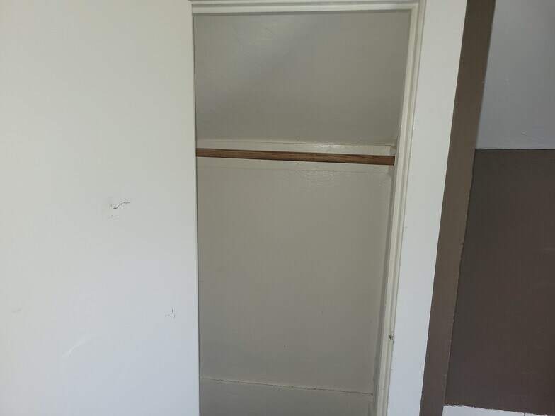 Building Photo - 109 Saint Anne St