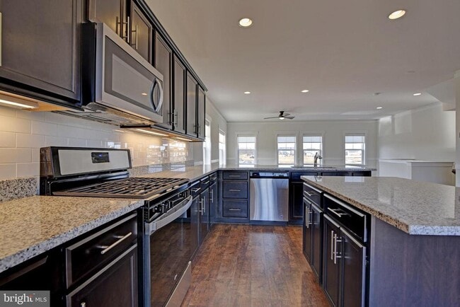 Building Photo - 104 Santa Fe Ct