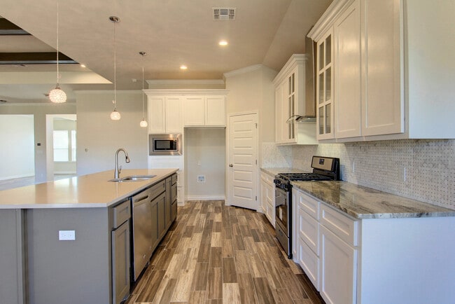 Building Photo - 6034 Adrian Dr