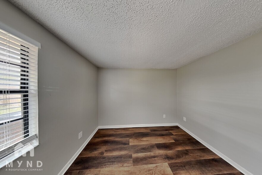 Building Photo - 16023 Eagle River Way