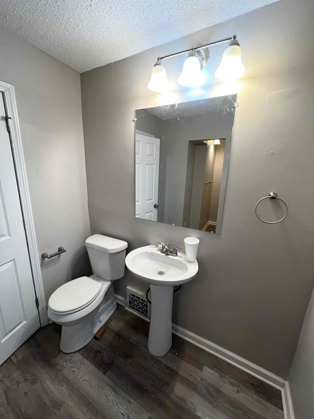 Building Photo - 17000 Melgrave Ave