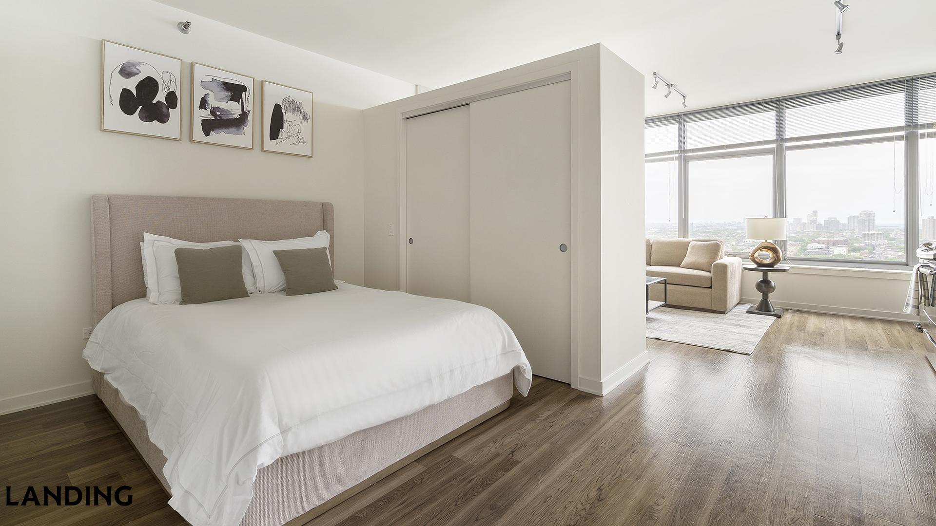 Building Photo - 347 W Chestnut St