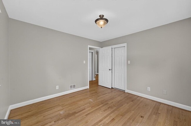Building Photo - 6443 Walters Woods Dr