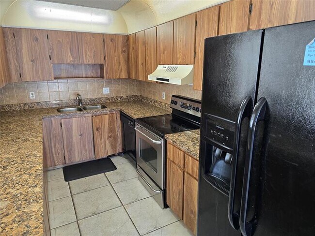 Building Photo - 433 SW 61st Terrace