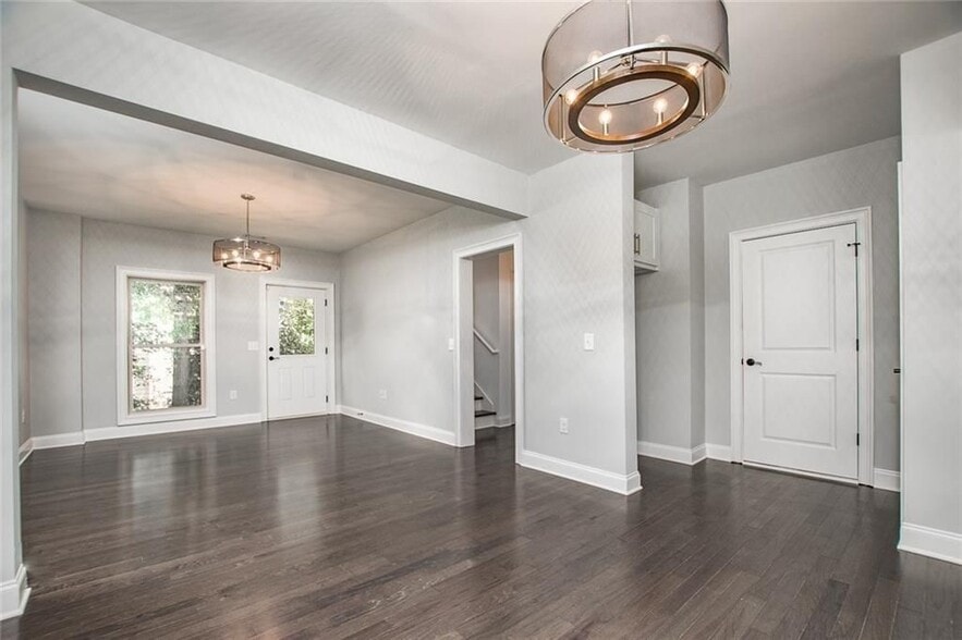 Building Photo - 338 7th St NE