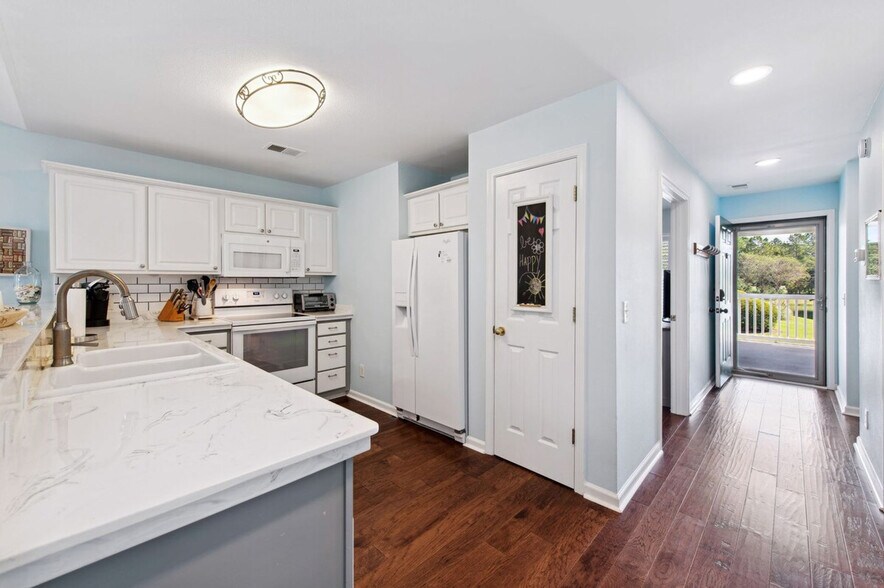 Building Photo - 1071 Blue Stem Dr