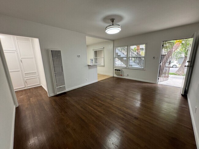 Interior Photo - 11355 Tiara St