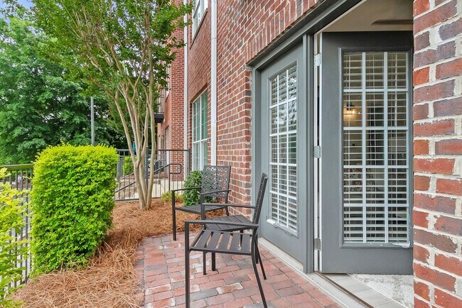 Building Photo - Midtown Village 2 Bed 2 Bath Condo! Available June 1st!