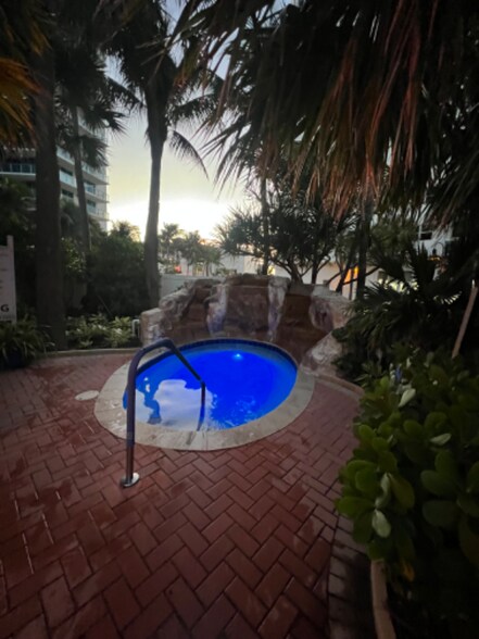 Building Photo - 3001 S Ocean Dr