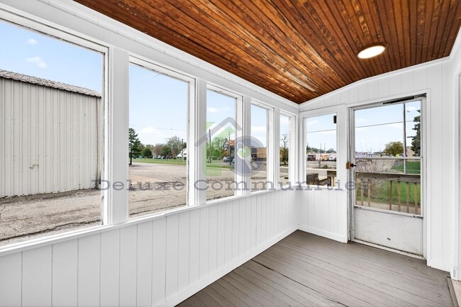 Building Photo - 3 Bedroom Single Family Home- Wyoming- Completely Remodeled!!!