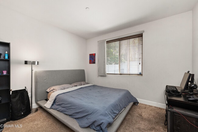 Building Photo - 10878 Bloomfield St