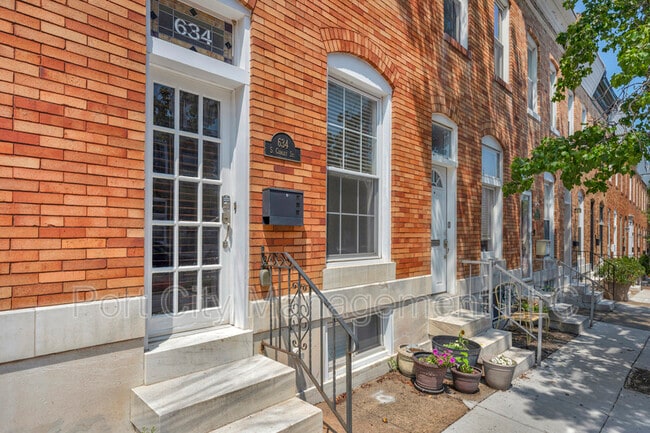 Building Photo - 634 S Curley St