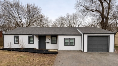 Building Photo - Lovely 3 bedrooms and 2 full baths ranch home located off Antioch Rd on W 81st St in Overland Park