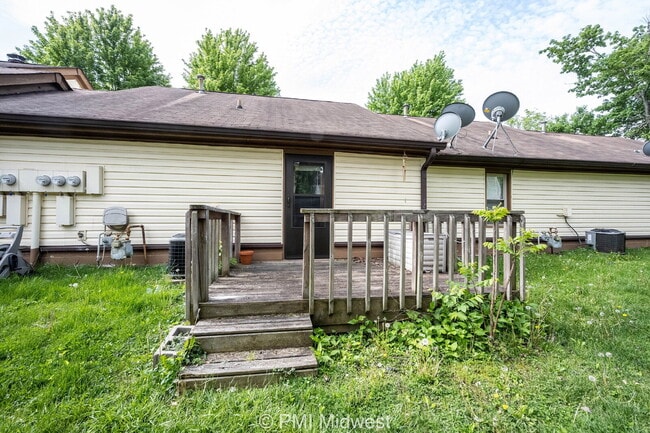 Building Photo - "Charming 2-Bed, 2-Bath Duplex in Prime Franklin Locale – Spacious 1,464 Sq Ft!"