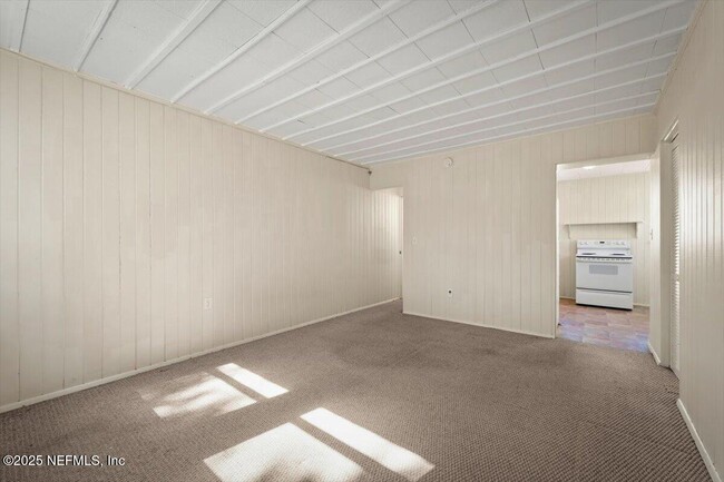 Building Photo - 725 5th St N