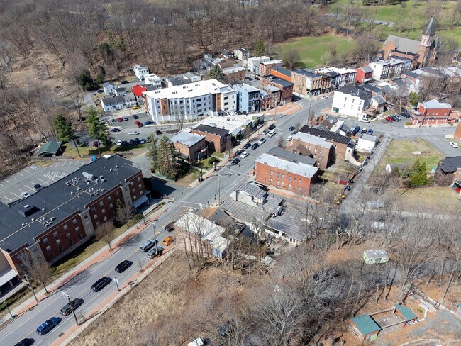 Building Photo - 383 Congress St