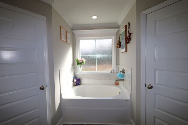 Building Photo - 3816 Renee Pl