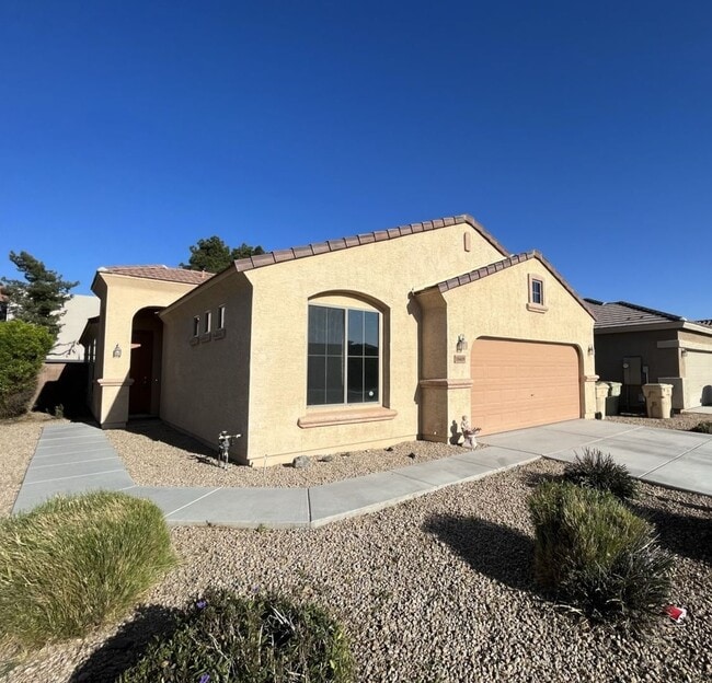 Building Photo - 3 Bedroom Home in the Beacon Heights Commu...