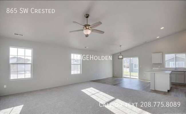 Building Photo - 865 SW Crested-
