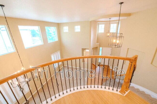 Building Photo - 11033 Grayledge Cir