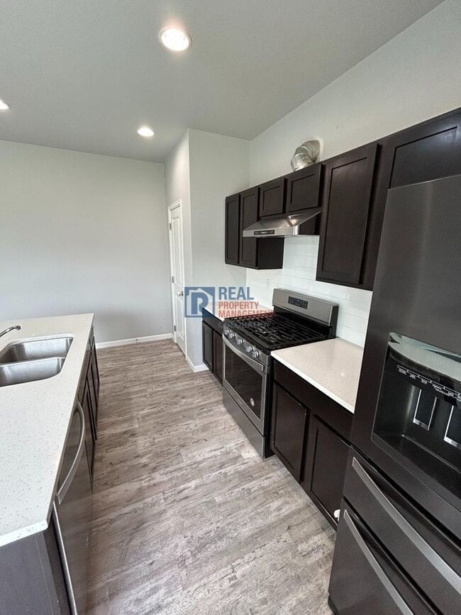 Building Photo - 2909 Quartz Pl
