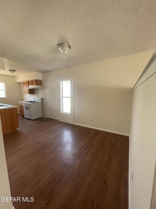 Building Photo - 10830 Cardigan Dr