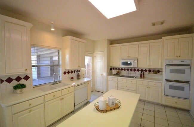 Building Photo - 4319 Greystone Way