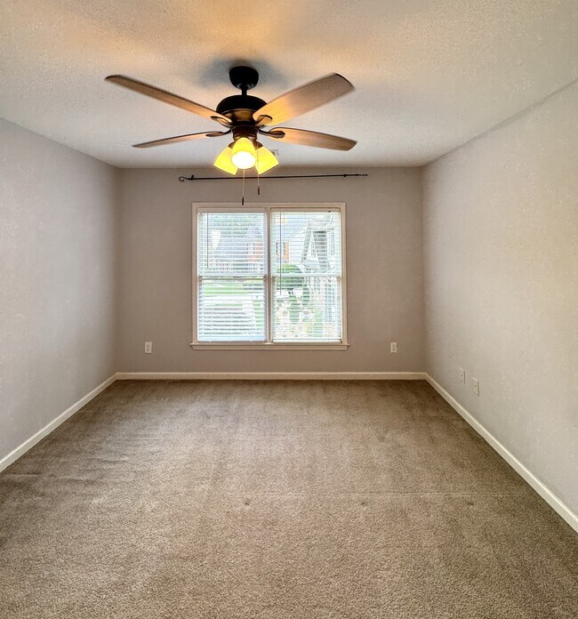 Building Photo - 125 Witheridge Dr