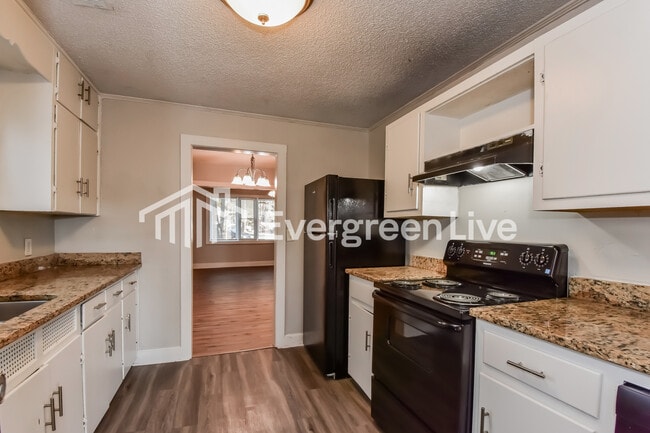 Building Photo - 5 Larkin Ct