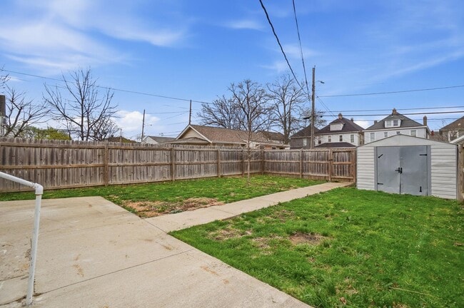 Building Photo - 270 S Cypress Ave