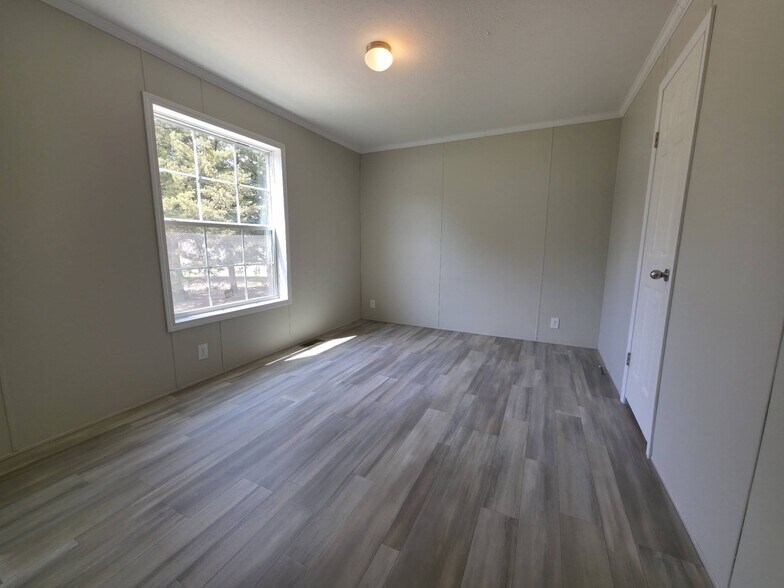 Building Photo - 1324 W Harbour Unit 157