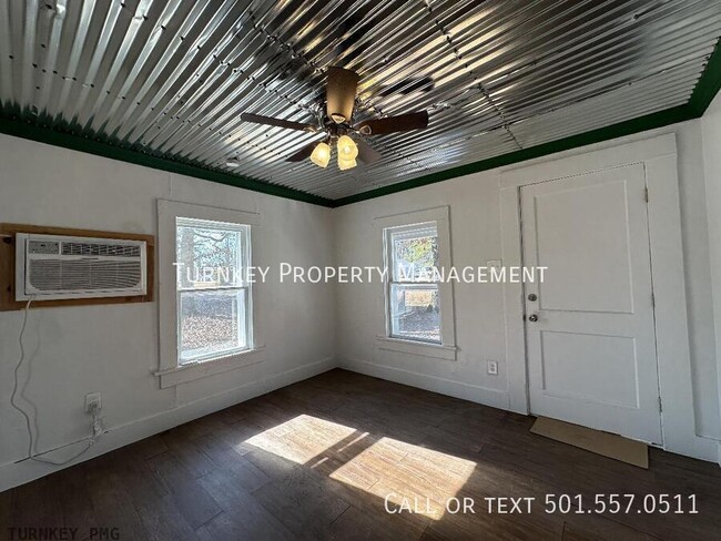 Building Photo - Cozy Home in White Hall