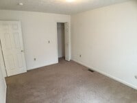 Building Photo - Christiansburg, 3 BR / 2 BA, Available 8/1