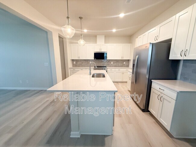 Building Photo - 124 Kobus Ct