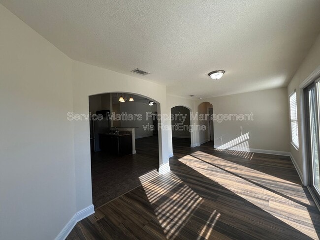 Building Photo - 7037 Season Dr