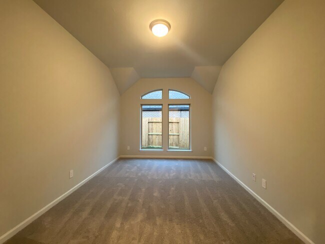Building Photo - 9411 Trestle Creek Ct