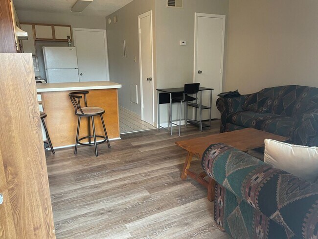 Building Photo - AVAILABLE   - Condo FSU Downtown - Close to Colleges