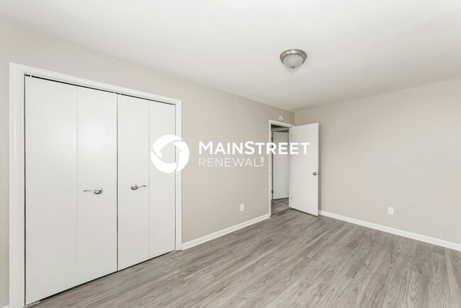Building Photo - 3 Bedroom Pet-Friendly Home in Birmingham, AL with Main Street Renewal