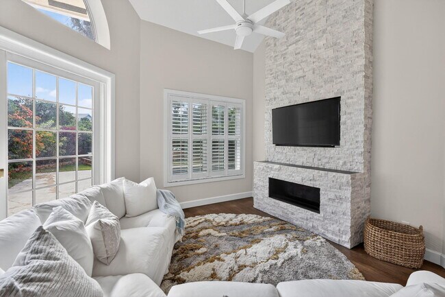 Building Photo - 3069 Mainsail Cir