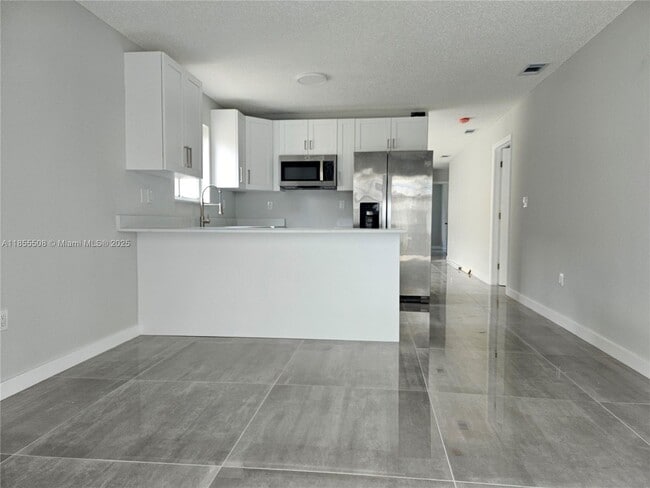 Building Photo - 16165 SW 139th Ave