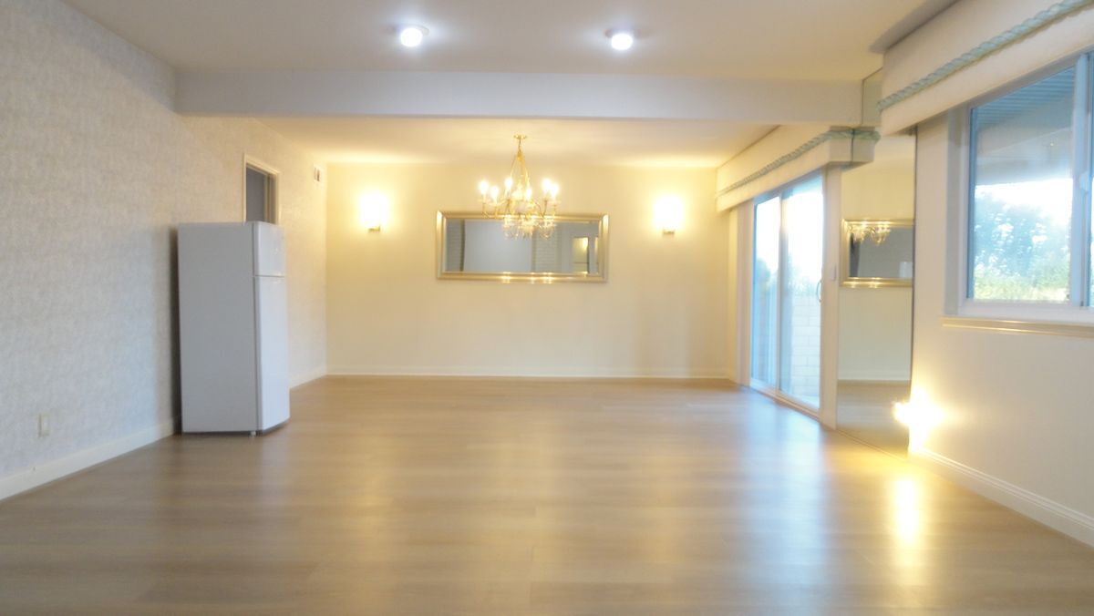 Building Photo - 1100 La Senda Dr