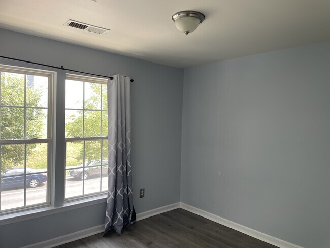 Building Photo - 2068 Lockwood Dr