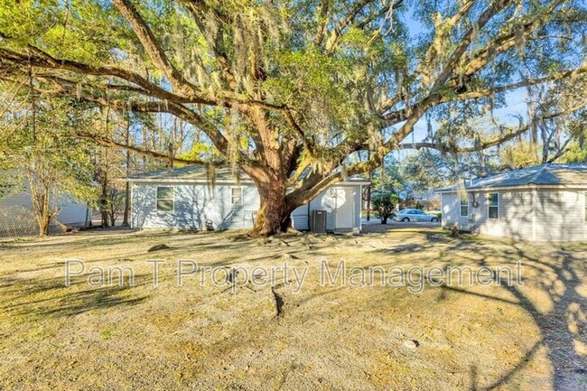 Building Photo - 1925 Cowan Ave