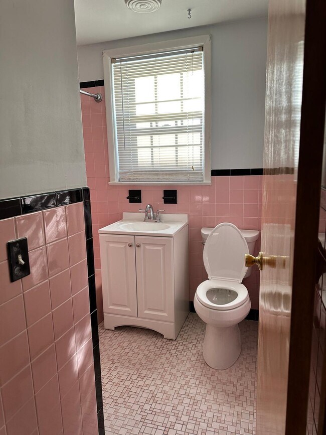 Building Photo - 181 Avenue C